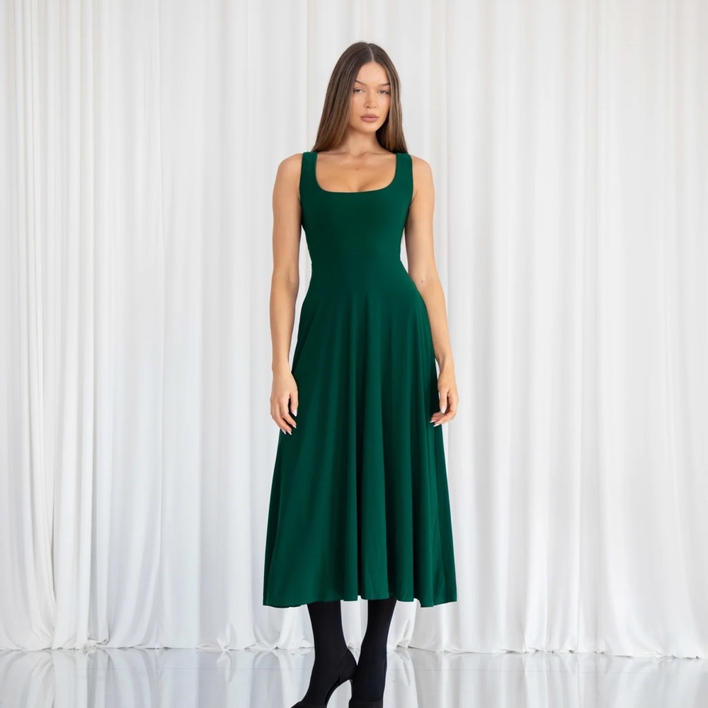 AYM Juni reversible Maxi dress in pine green